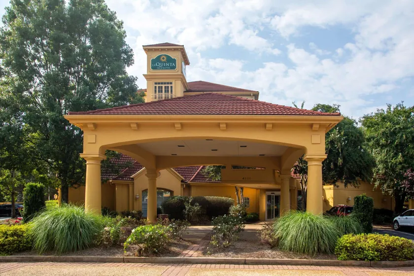 La Quinta by Wyndham Charlotte Airport South - Image 1