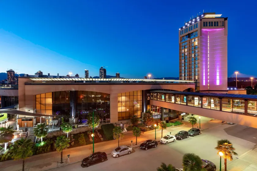Delta Hotels by Marriott Burnaby Conference Centre - Image 1