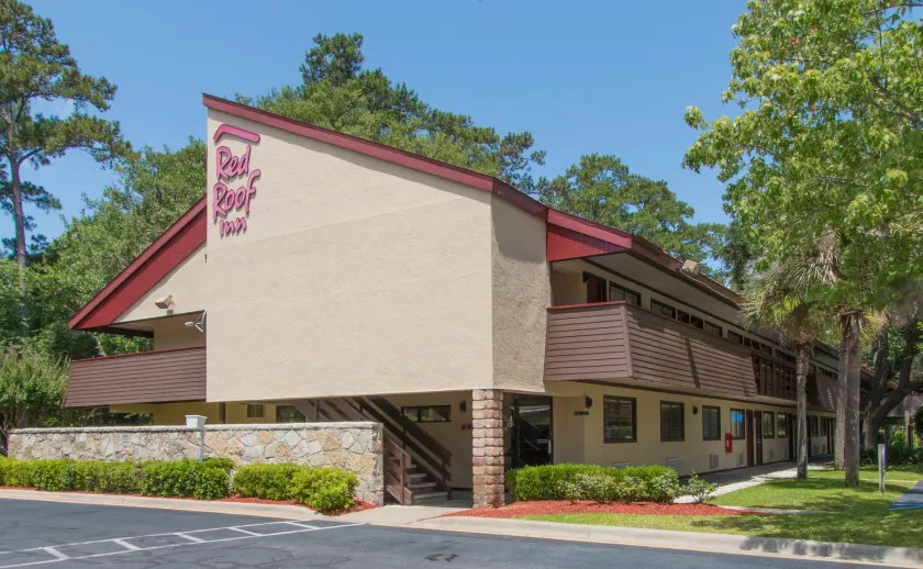 Red Roof Inn Hilton Head Island - Image 1