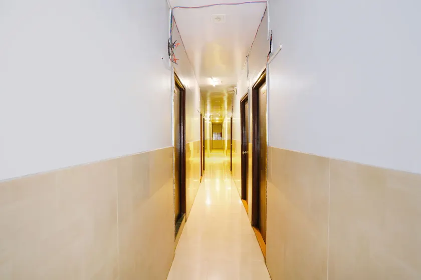 Via Ravikiran - Hall
