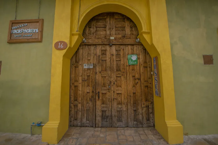 Rossco Hostel & Hotel - Image 1