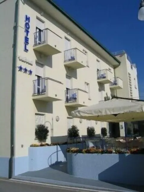 Hotel Nina - Image 1