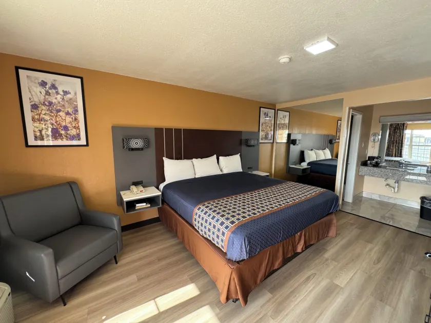 Villa West Inn - Image 1
