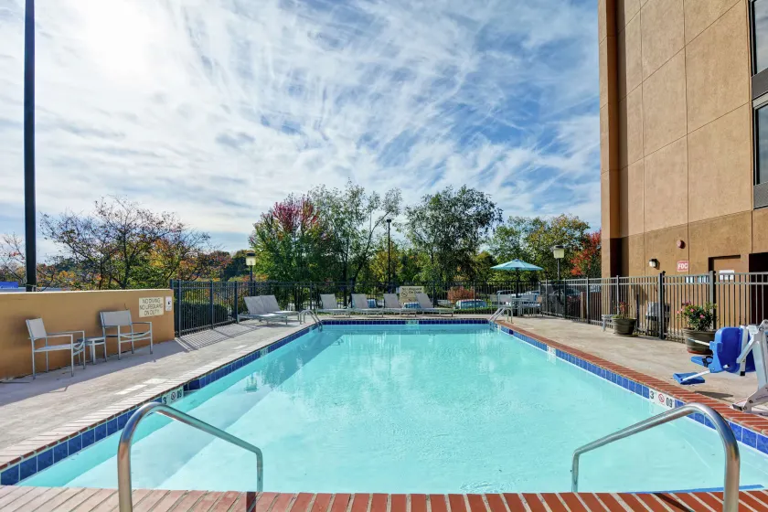 Hampton Inn Charlotte-Gastonia - Image 1