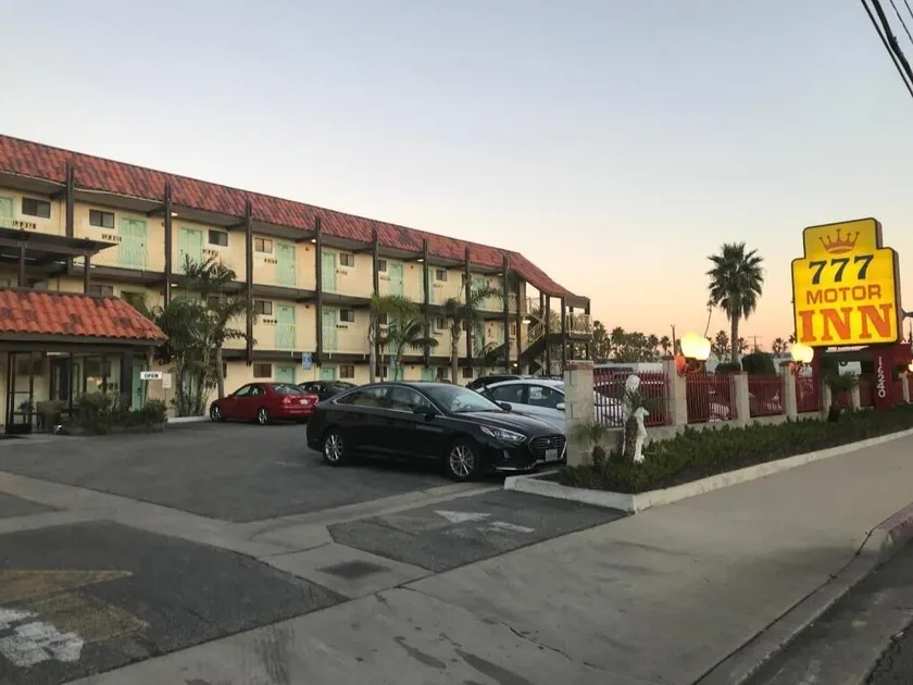 777 Motor Inn - Image 1