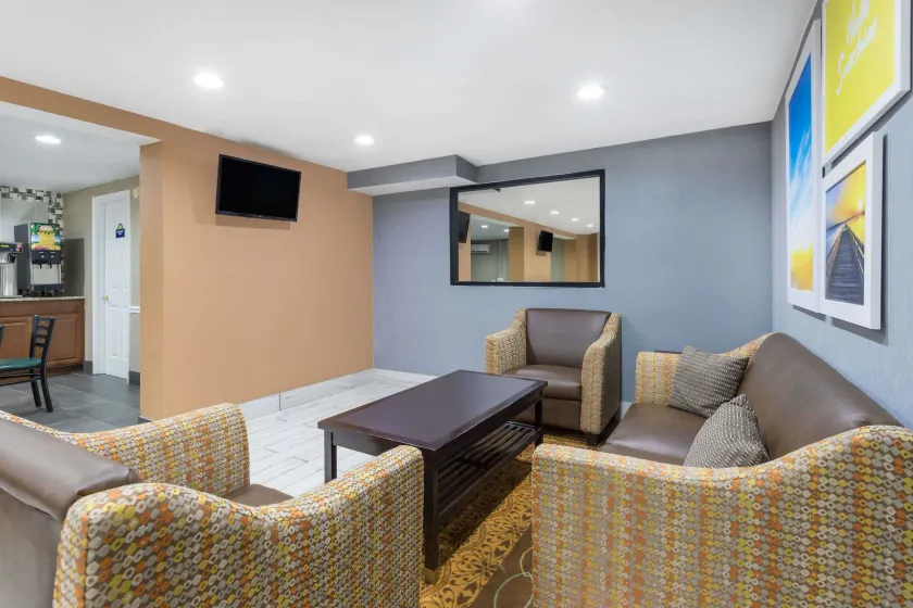 Days Inn by Wyndham Newberry South Carolina - Lobby