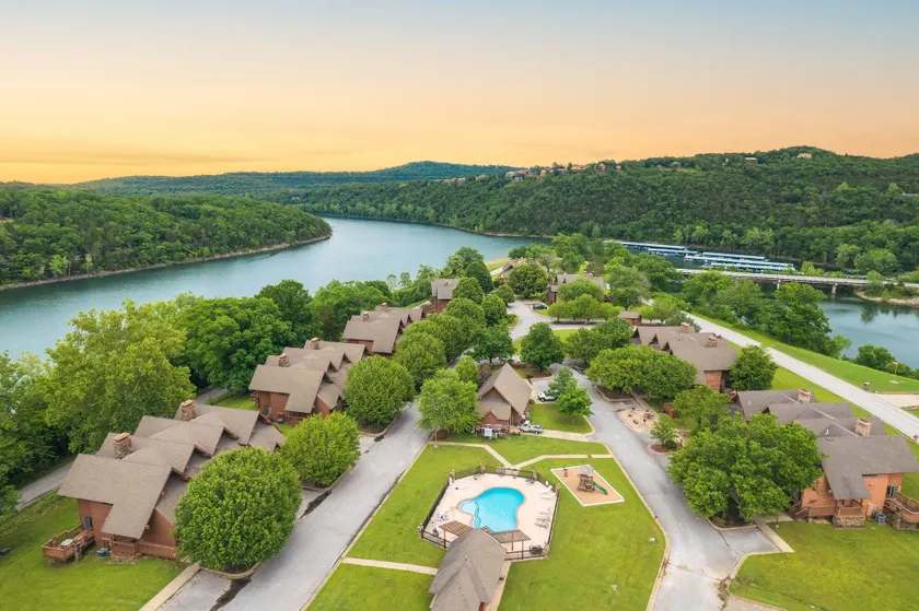 Table Rock Landing Resort - Image 1