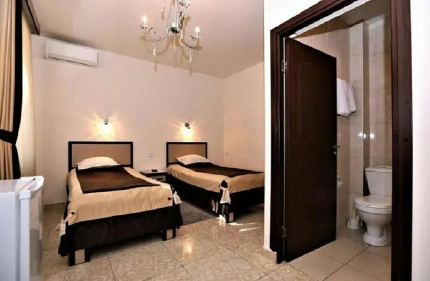Comfort House Hotel - Image 1