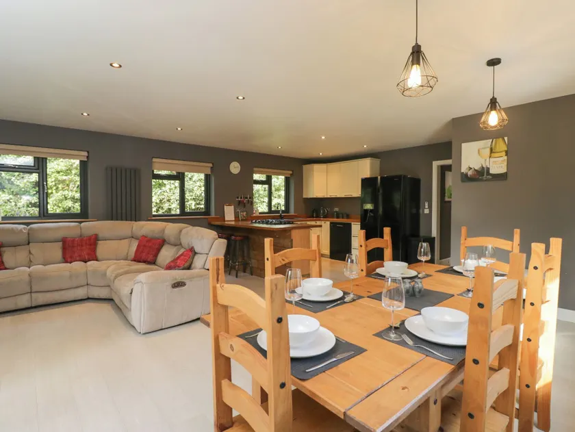 Willow Cottage - Image 1