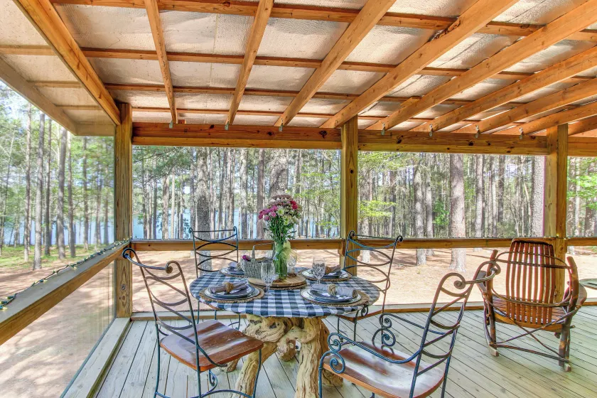 136 Private Acres: Lakefront Aiken County Home! - Innvendig