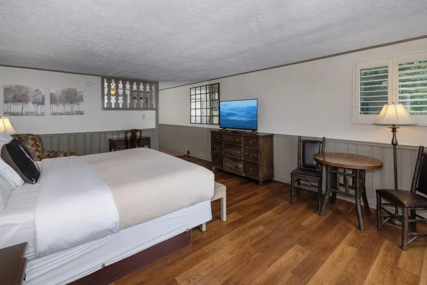 Switzerland Inn - Image 1