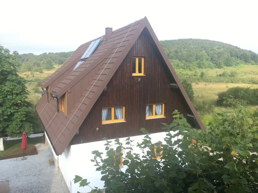 Rustic Inn River - Image 1