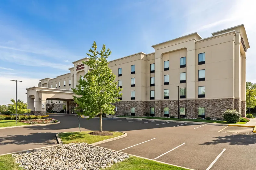 Hampton Inn & Suites Philadelphia/Bensalem - Image 1