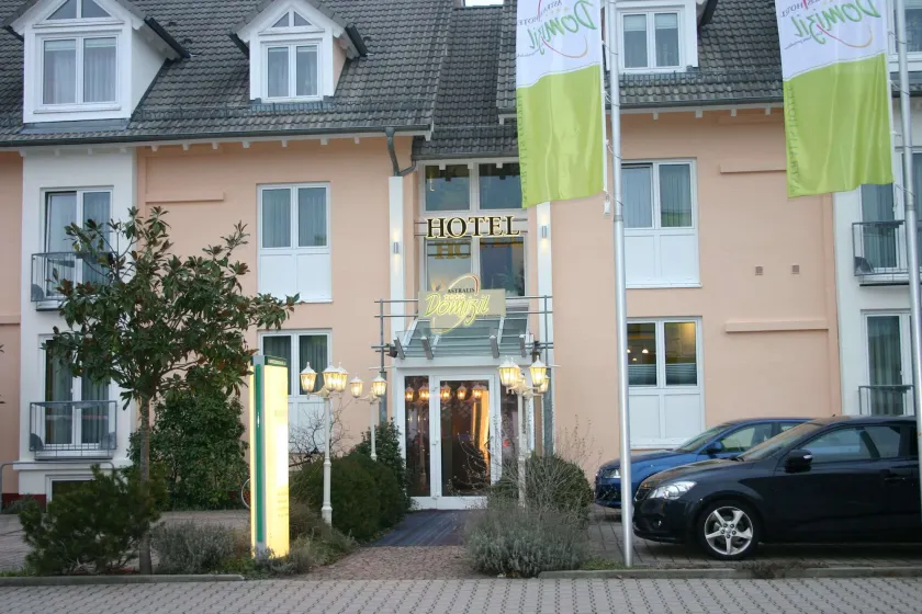 Astralis Hotel Domizil - Image 1