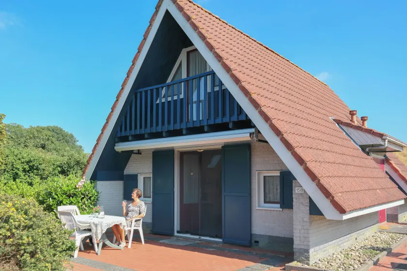 Dike House Affordable 6-Person Holiday Home Near the Sea Dike - Image 1