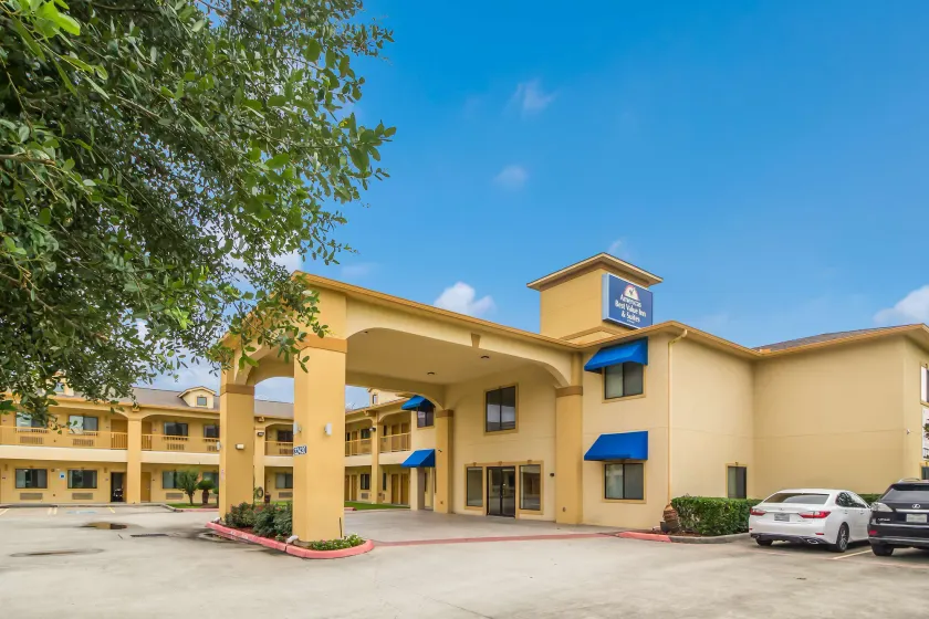 Americas Best Value Inn & Suites Tomball - Image 1