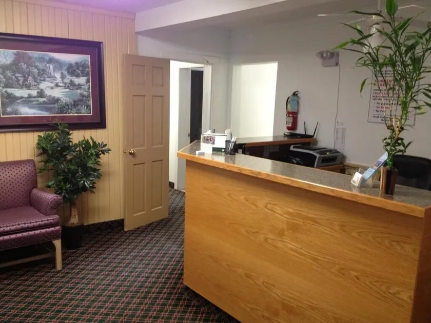 Milestone Motel - Hall