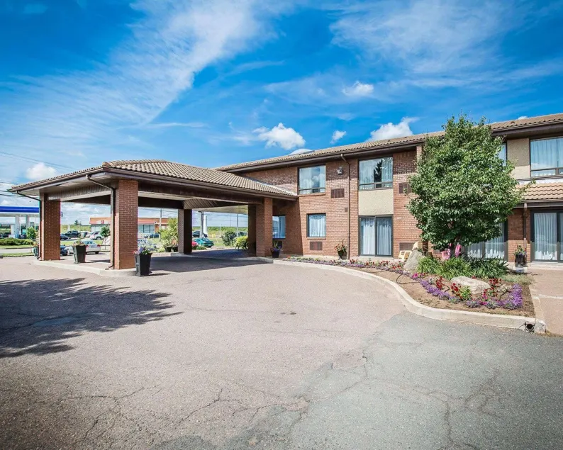 Comfort Inn Truro - Image 1