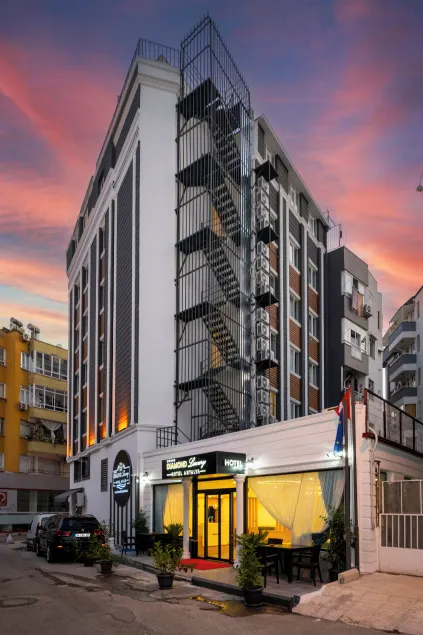 DIAMOND Luxury Hotel - Image 1