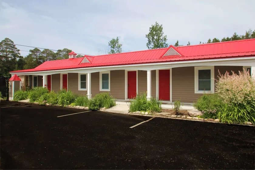 Mackinac Lake Trail Motel - Image 1
