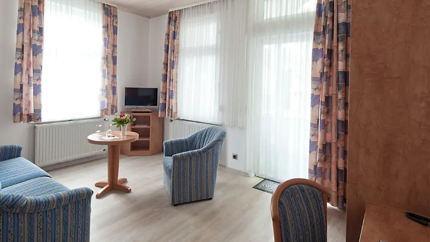 Hotel Flora - Image 1