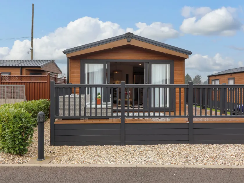 Kingfisher Lodge 36 - Image 1