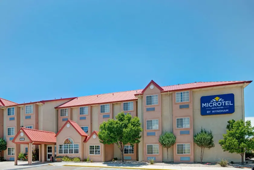 Microtel Inn & Suites by Wyndham Albuquerque West - Image 1