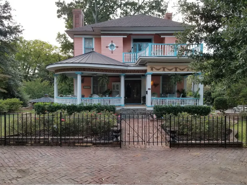 The Peach House - Image 1