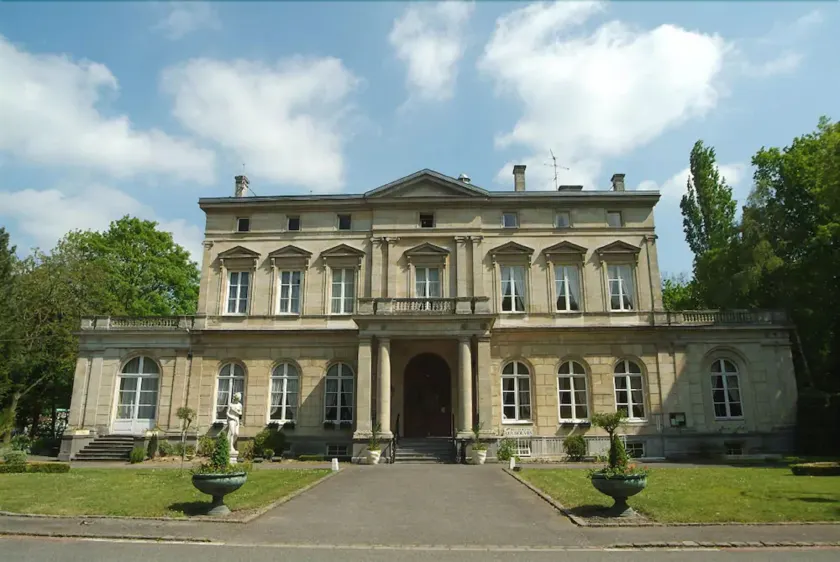 Château De La Motte Fenelon - Image 1