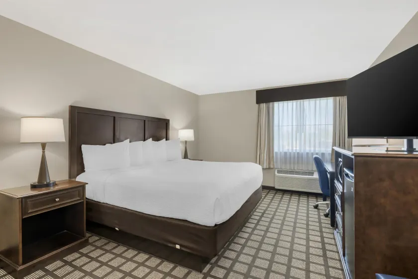 Best Western North Bryant Inn - Image 1