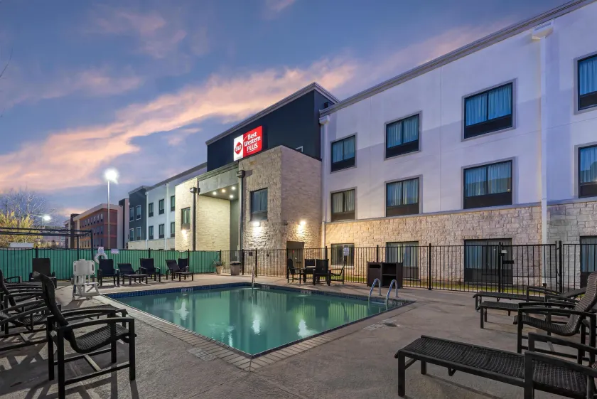 Best Western Plus Austin Airport Inn & Suites - Image 1