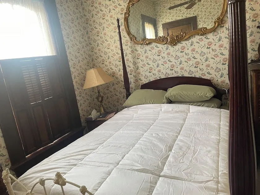 1873 Victorian Rose B & B - Image 1
