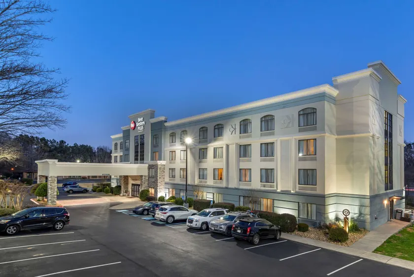 Best Western Plus Dalton Inn - Image 1