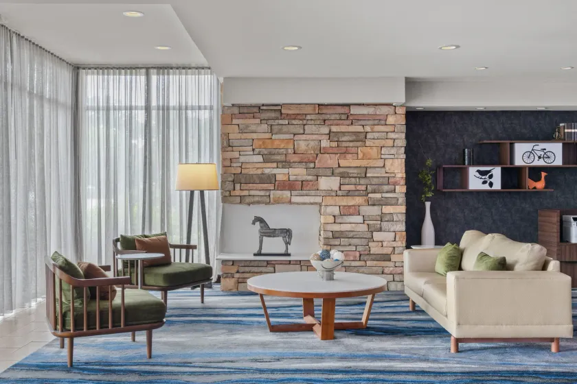 Fairfield Inn & Suites by Marriott Alexandria - Image 1