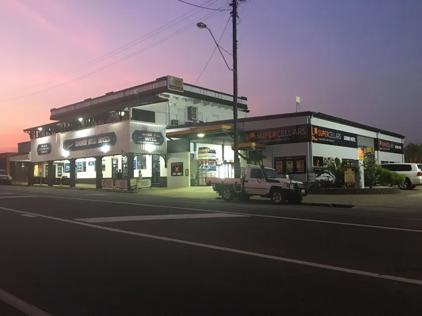 Goondi Hill Hotel - Image 1