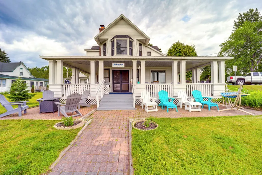 Waterfront Alanson Cottage w/ Dock & Lake Access! - Image 1
