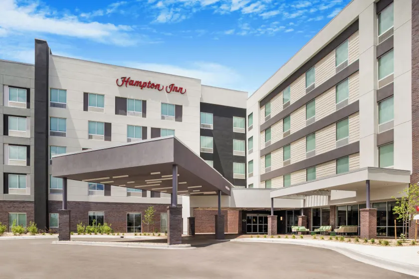Hampton Inn Aurora Medical Center Denver - Image 1