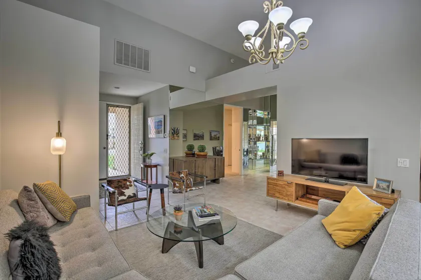 Rancho Mirage Condo w/ Mtn Views + Pool Access - Image 1