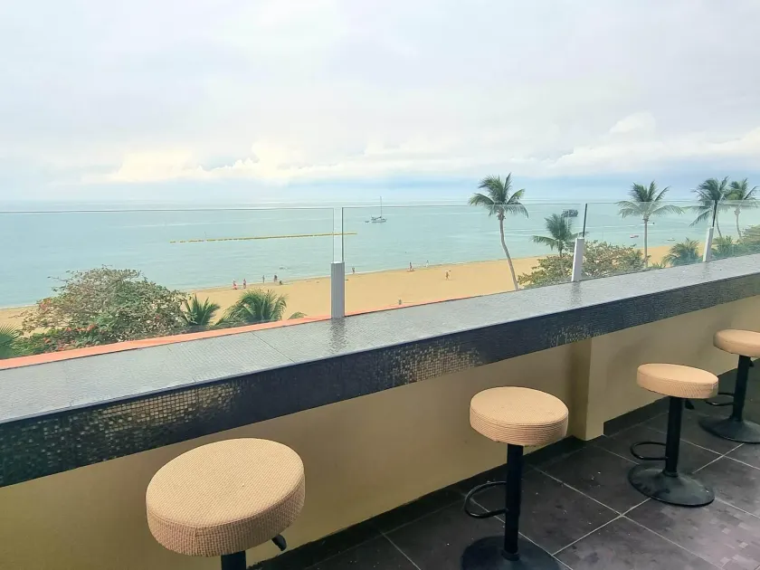 Happy Jomtien - Direct Beach Access, Sea View & Central Location - Image 1