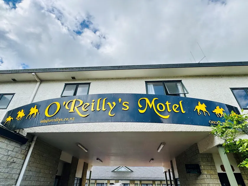 O'Reillys Motel - Image 1