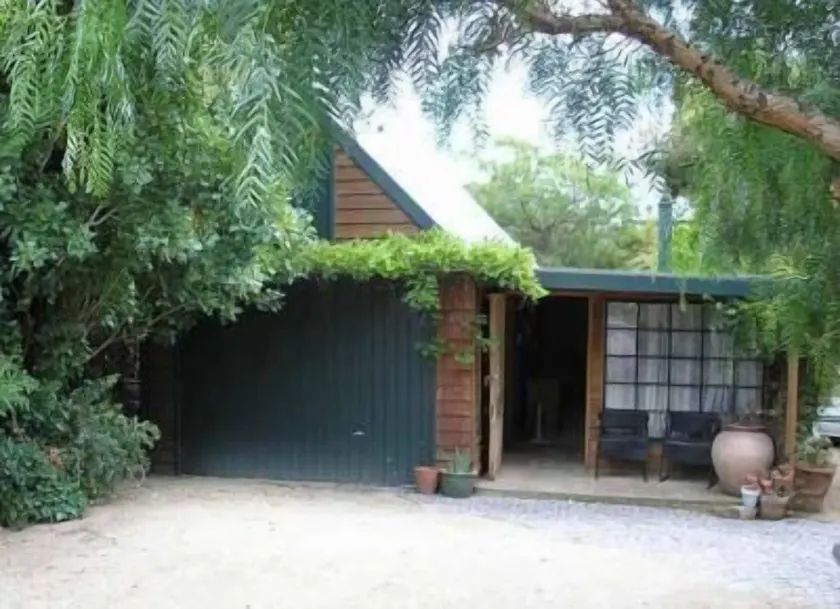 Red Brier Cottage Accommodation - Image 1