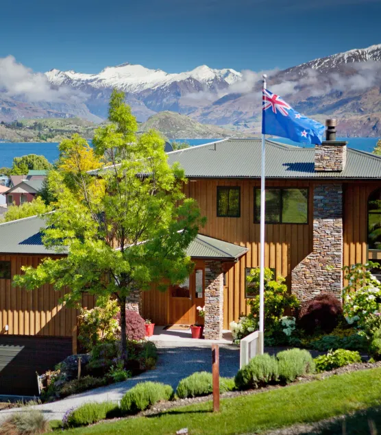 Wanaka Springs Lodge - Image 1