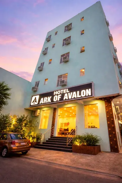 ARK OF AVALON - Free Airport Pickup & Drop - Image 1