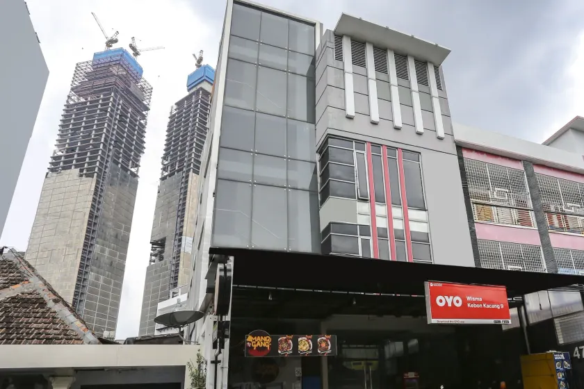 Super OYO Capital O 90056 Wisma Kebon Kacang 9 - Image 1