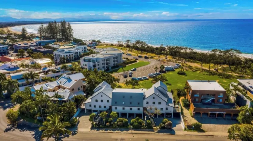 Byron Bay Beachfront Holiday Apartments - Image 1