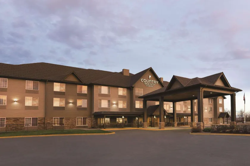 Country Inn & Suites by Radisson, Billings, MT - Image 1