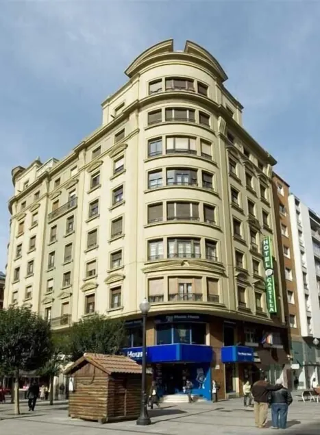 Hotel Castilla - Image 1