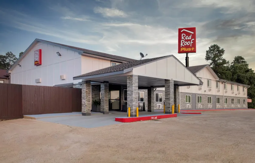 Red Roof Inn PLUS+ Huntsville - Image 1