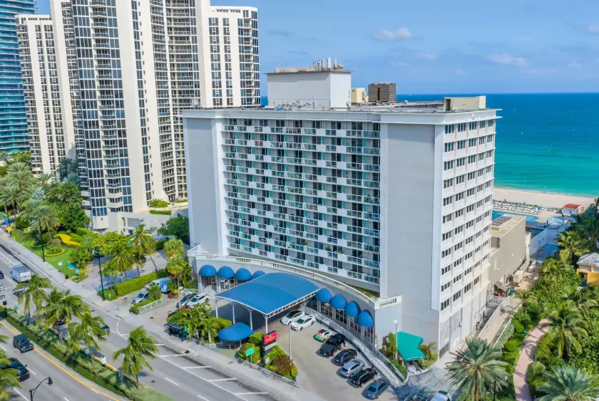 Ramada Plaza by Wyndham Marco Polo Beach Resort - Image 1
