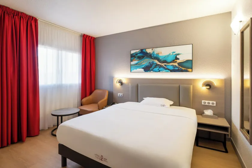 Hotel Tambourin - Image 1